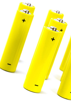 黃色的堿性電池