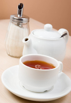一杯茶和一把茶壺