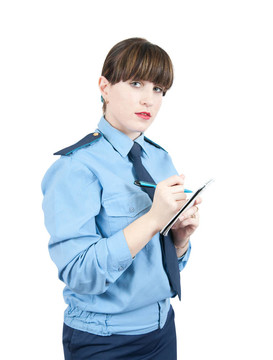 在她的記事本上穿著制服的女人