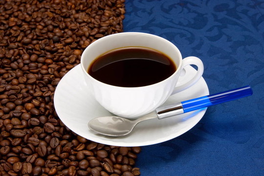 咖啡杯和谷物