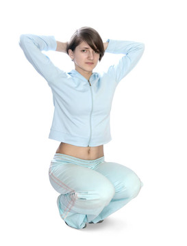 穿輕運(yùn)動(dòng)服的運(yùn)動(dòng)女孩