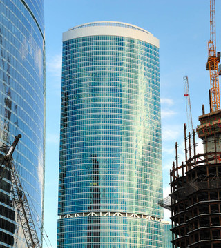 用玻璃建造摩天大樓；莫斯科市莫斯科市國(guó)際商務(wù)中心綜合體的鋼鐵和混凝土