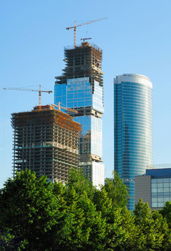用玻璃建造摩天大樓；莫斯科市莫斯科市國際商務中心綜合體的鋼鐵和混凝土
