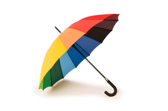 白色背景上的彩色雨傘