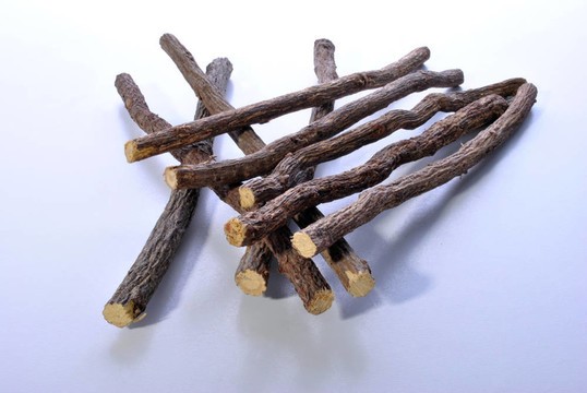 甘草根提出了一些不錯(cuò)的國產(chǎn)糖果
