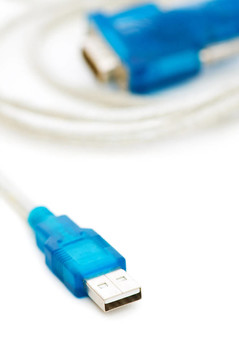 藍(lán)色的USB電纜淺景深