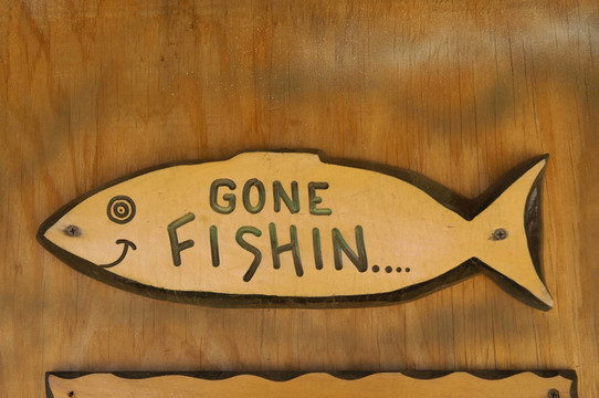 去釣魚…