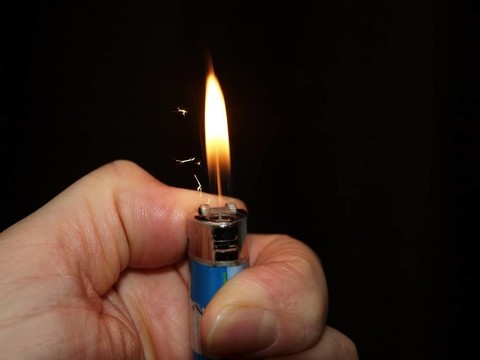 ignitet打火機(jī)的火焰