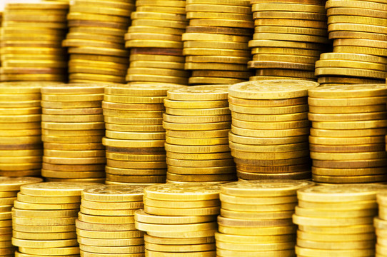 接近金色的硬幣