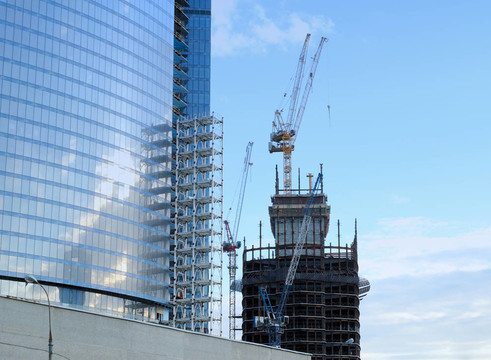 用玻璃建造摩天大樓；莫斯科市莫斯科市國際商務(wù)中心綜合體的鋼鐵和混凝土