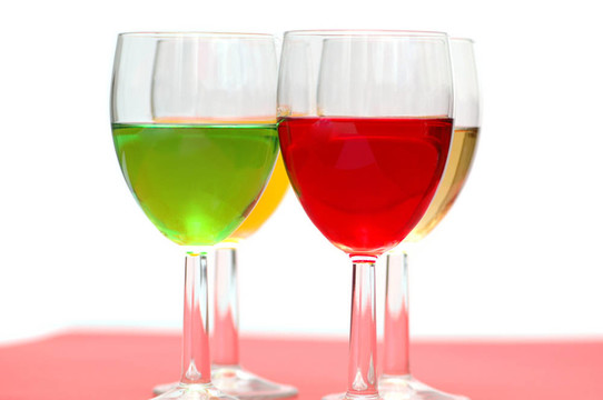 白色飲料各種顏色的眼鏡