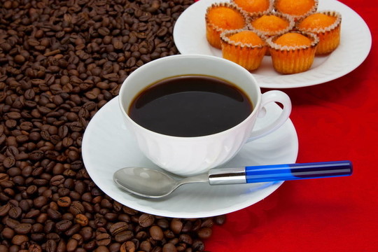 咖啡杯和谷物