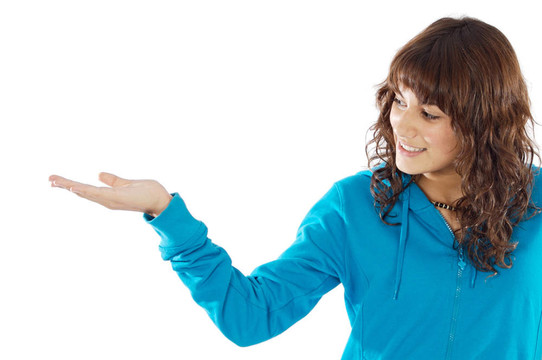 女孩拿著什么