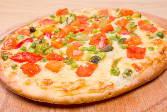 意大利蔬菜披萨。neapolitano；靠近
