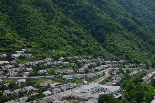 山下村莊