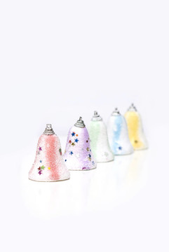 白色背景圣誕鈴鐺飾品