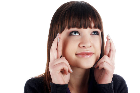 歡快的迷人黑發(fā)女深藍色的毛衣