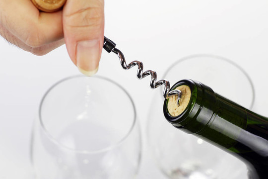 酒瓶和開瓶器