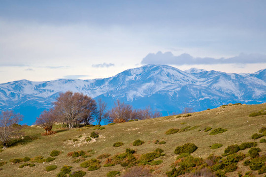 從馬塔加爾斯山山的山脈；Montseny