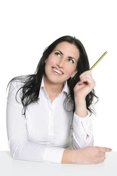 黑發(fā)女人想用鉛筆