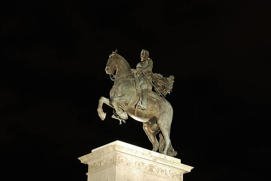 馬德里皇家宮殿King Charles IV銅像