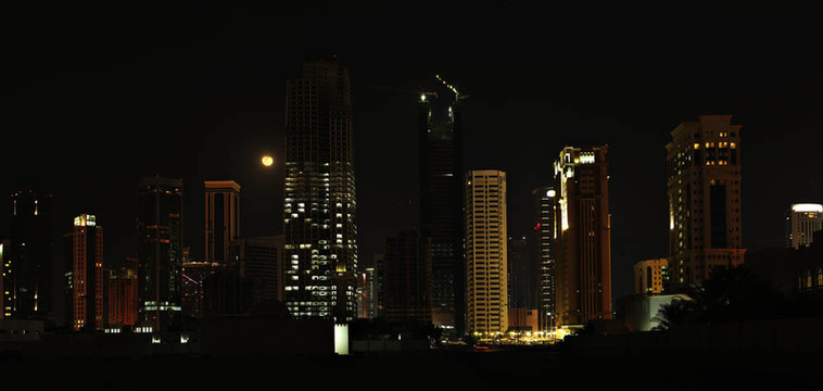 多哈塔和Moon