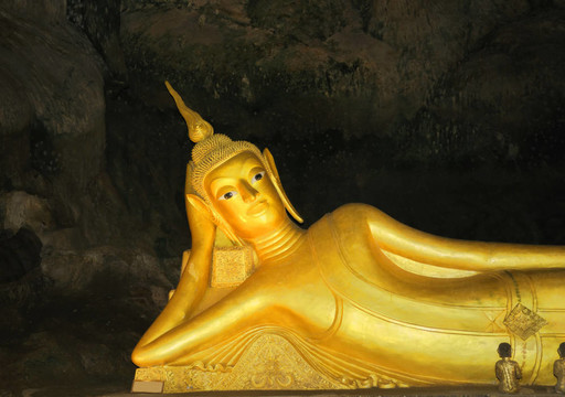 臥佛在泰國普吉島寺