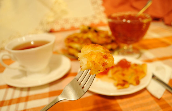 蘋果煎餅配一杯茶