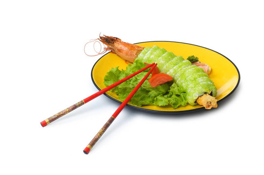 白色背景上的壽司和螃蟹