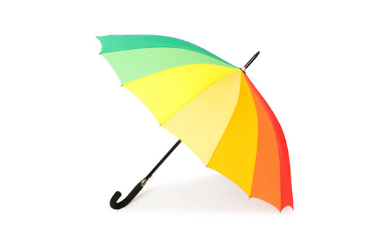 白色背景上的彩色雨傘