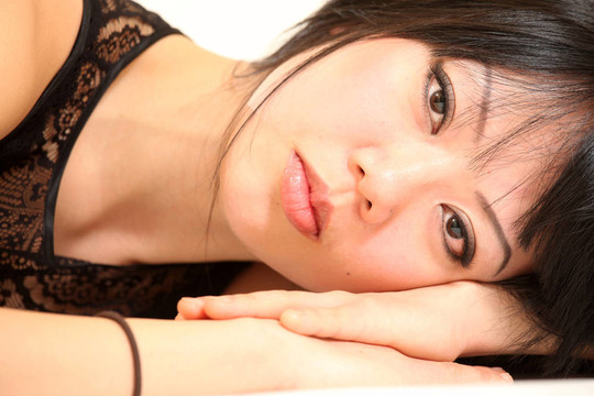 美麗的亞洲年輕女人