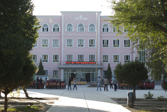 援建學校