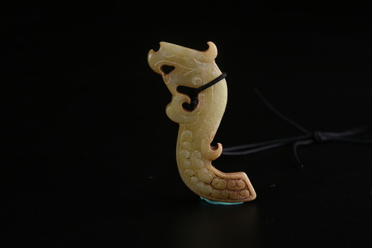 玉佩 戰(zhàn)國勾云紋齊尾龍
