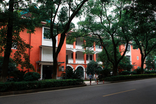 湖南大學(xué)