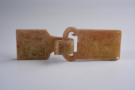 玉器 戰(zhàn)國玉龍頭腰帶
