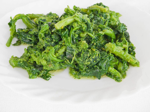 白蘿卜煮菜。