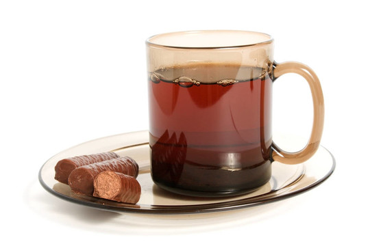 一杯茶和巧克力糖