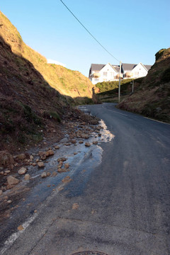山路滑坡