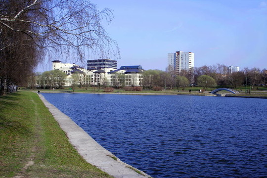 城市公園的春天