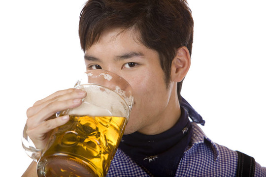 年輕人喝了啤酒斯坦（質(zhì)量）