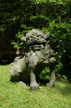 日本石獅子雕像