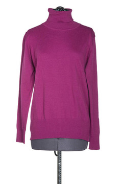 女模特的衣服白色隔離