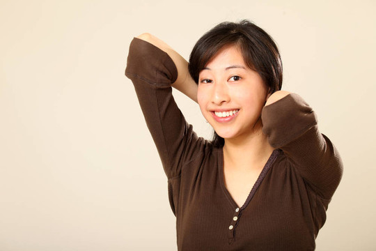 年輕可愛的亞洲女人