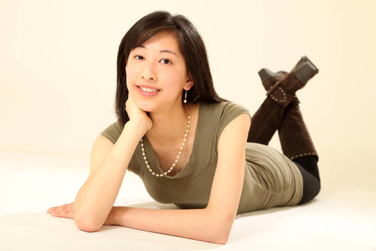 年輕可愛的亞洲女人