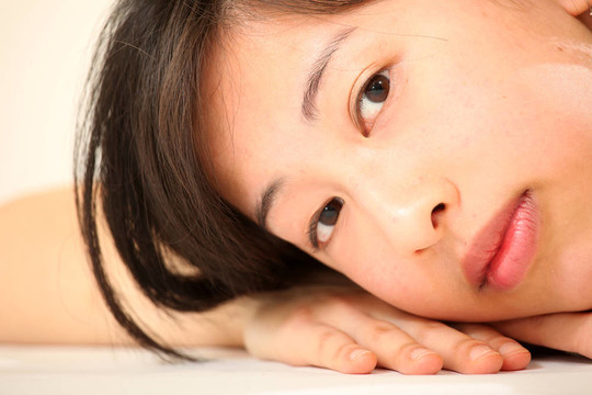 年輕可愛的亞洲女人