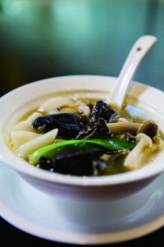 烏雞山藥野菌湯