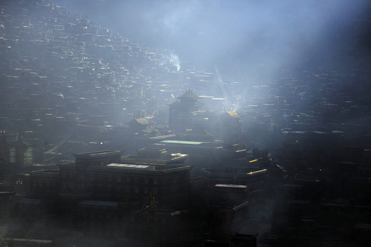 色達(dá)佛學(xué)院