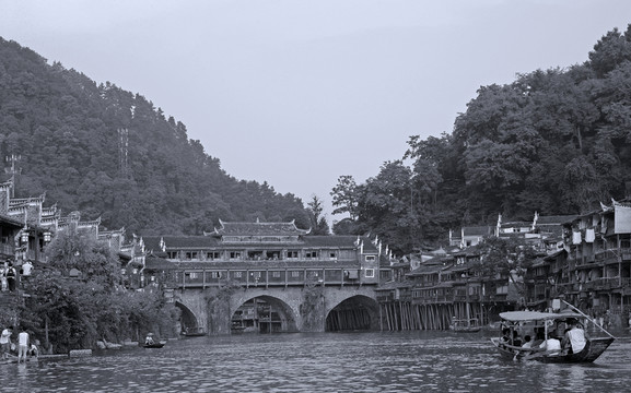 鳳凰古城黑白掛畫(huà)