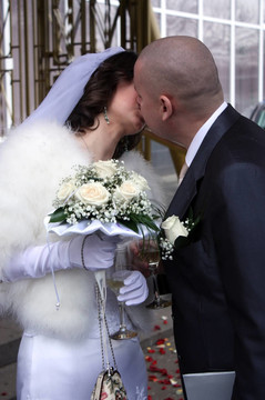 剛結婚的吻