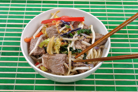 東方風(fēng)格Noode有機(jī)牛肉